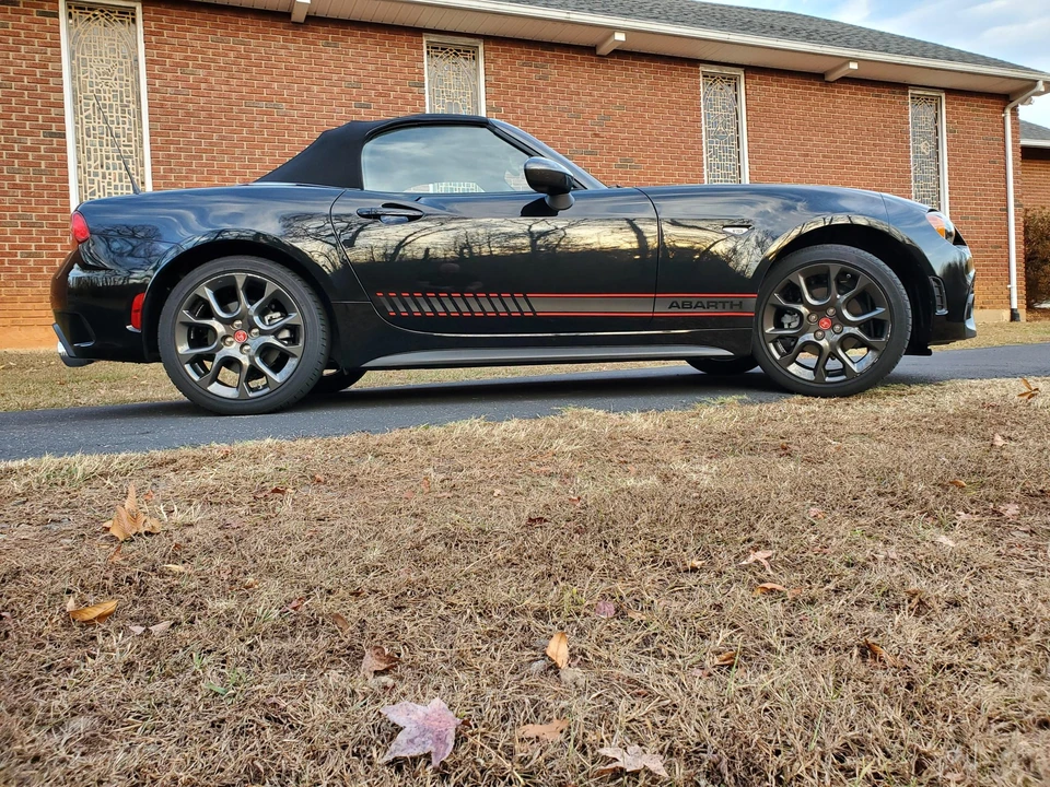 2017 Fiat 124 Spider - Image 18 of 31