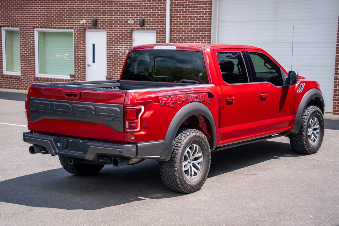 2017 Ford F-150 Raptor 13th Gen - Image 16 of 31