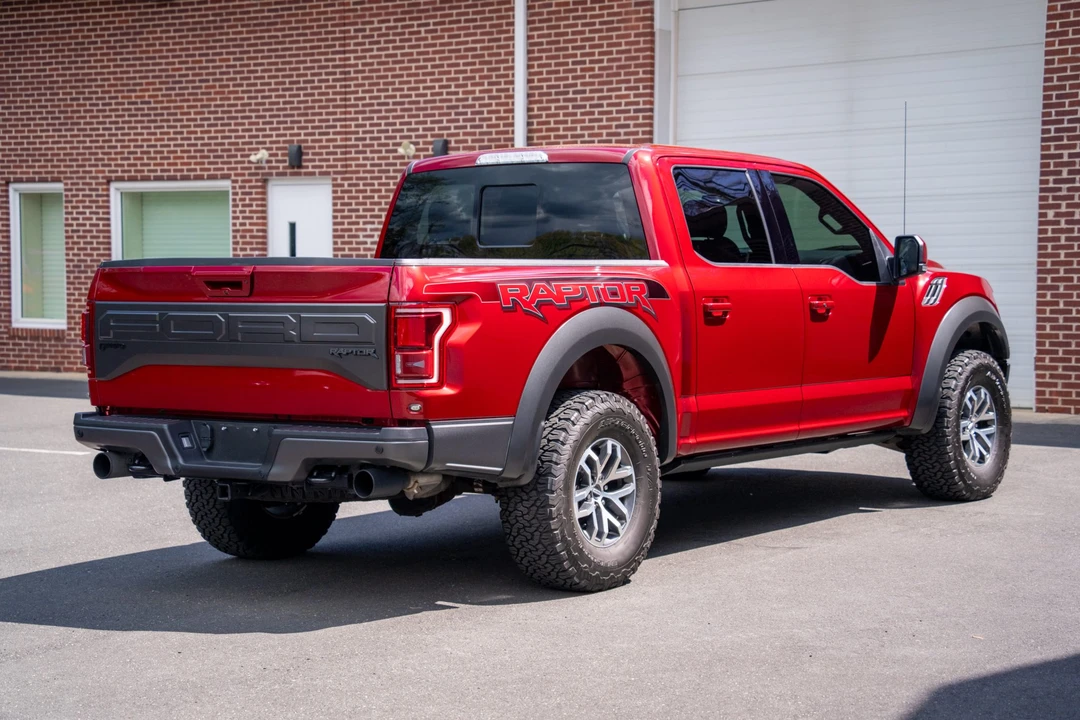 2017 Ford F-150 Raptor 13th Gen - Image 14 of 31