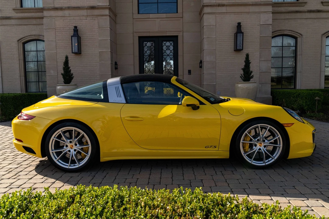 2017 Porsche 991 Targa 4 GTS - Image 12 of 31