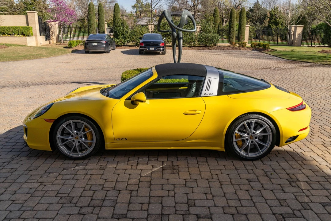 2017 Porsche 991 Targa 4 GTS - Image 18 of 31