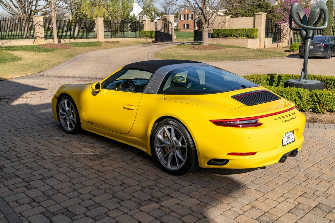 2017 Porsche 991 Targa 4 GTS - Image 19 of 31