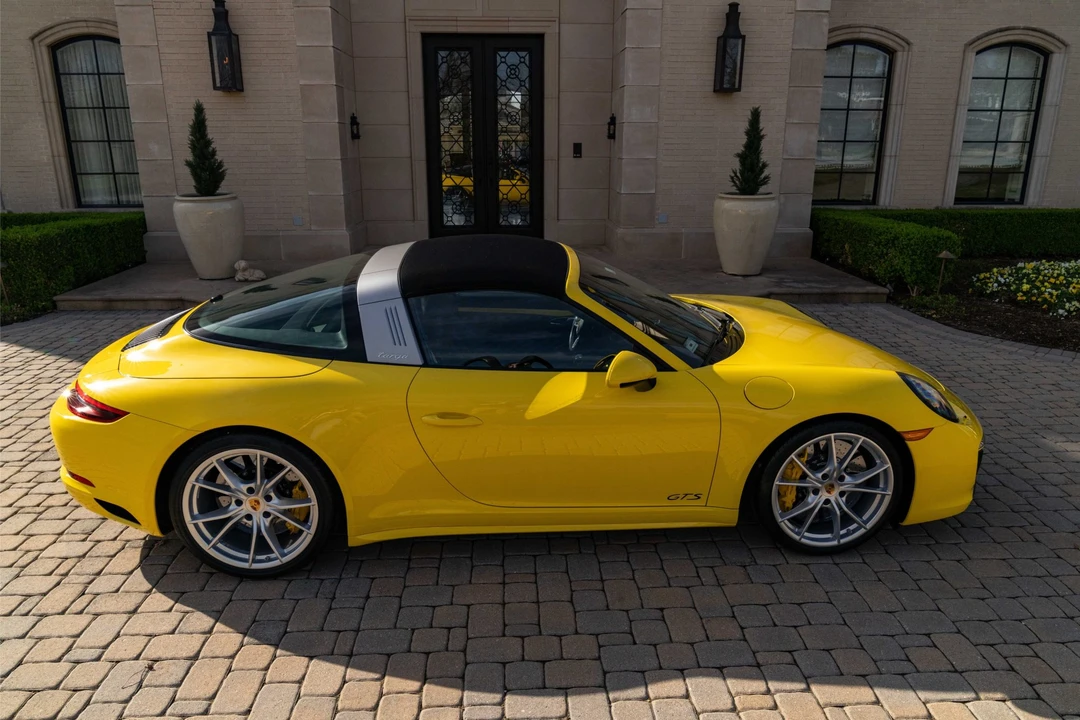 2017 Porsche 991 Targa 4 GTS - Image 22 of 31