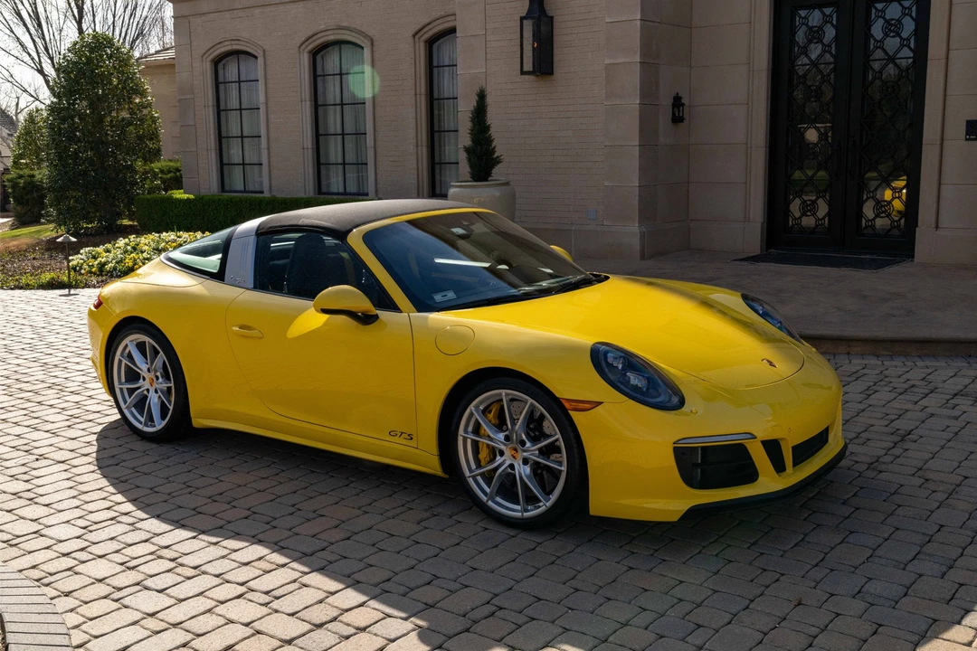 2017 Porsche 991 Targa 4 GTS - Image 23 of 31