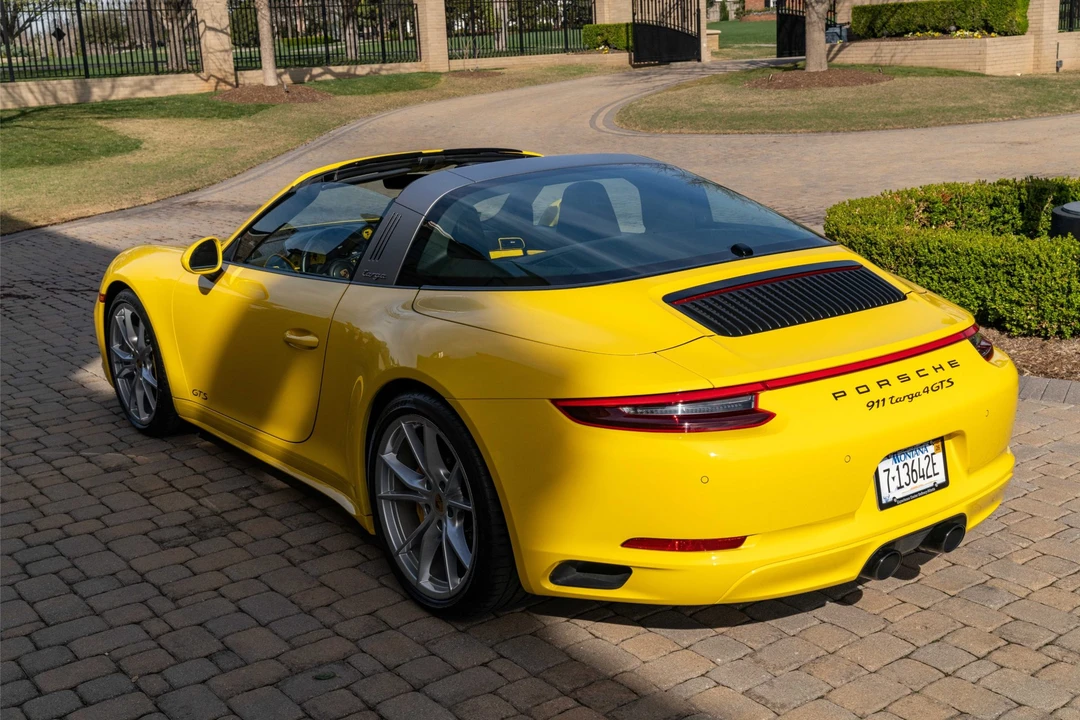 2017 Porsche 991 Targa 4 GTS - Image 27 of 31