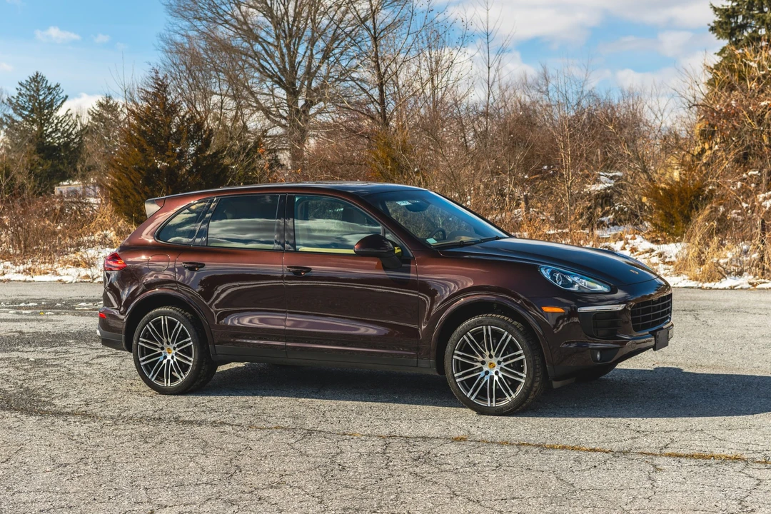 2017 Porsche 958 Cayenne - Image 2 of 31