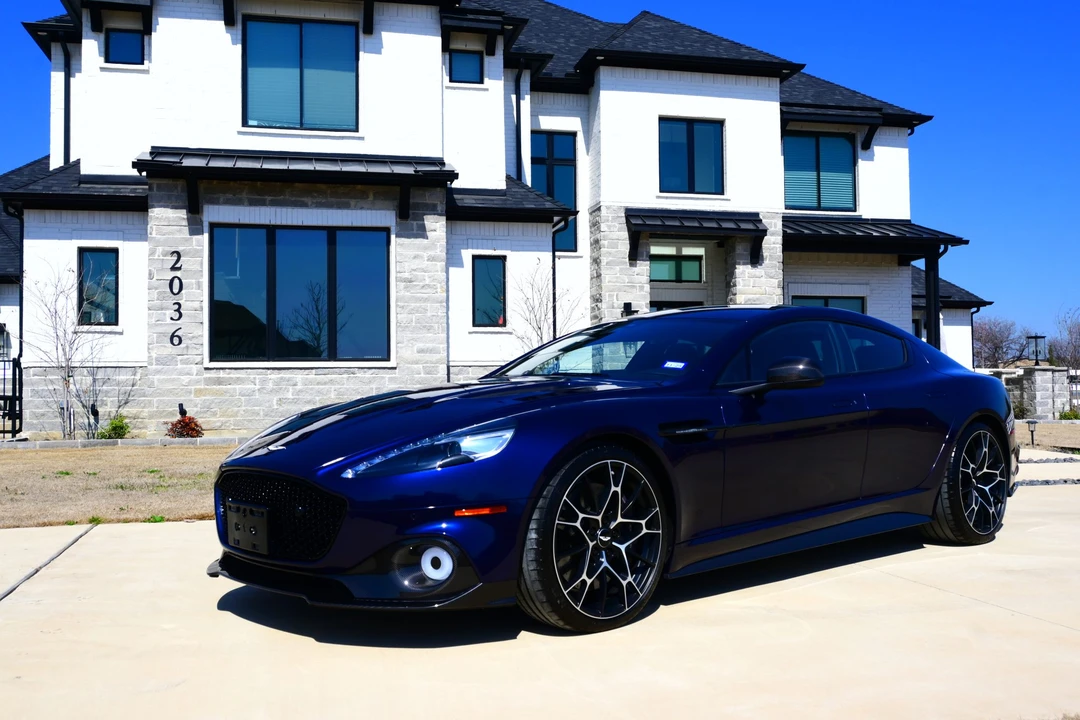 2019 Aston Martin Rapide - Image 2 of 31