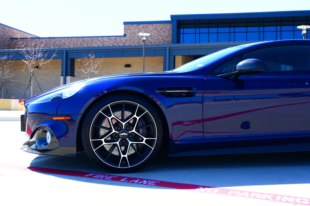 2019 Aston Martin Rapide - Image 26 of 31