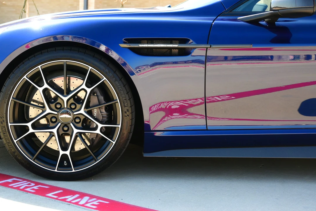 2019 Aston Martin Rapide - Image 27 of 31