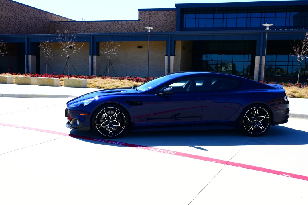 2019 Aston Martin Rapide - Image 14 of 31