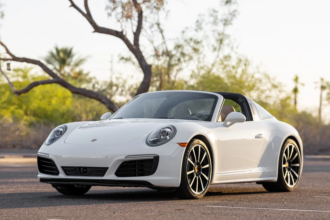 2019 Porsche 991 Targa 4 & 4S - Image 15 of 31