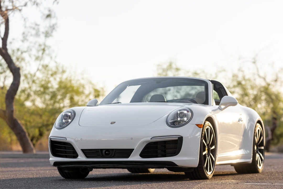 2019 Porsche 991 Targa 4 & 4S - Image 14 of 31