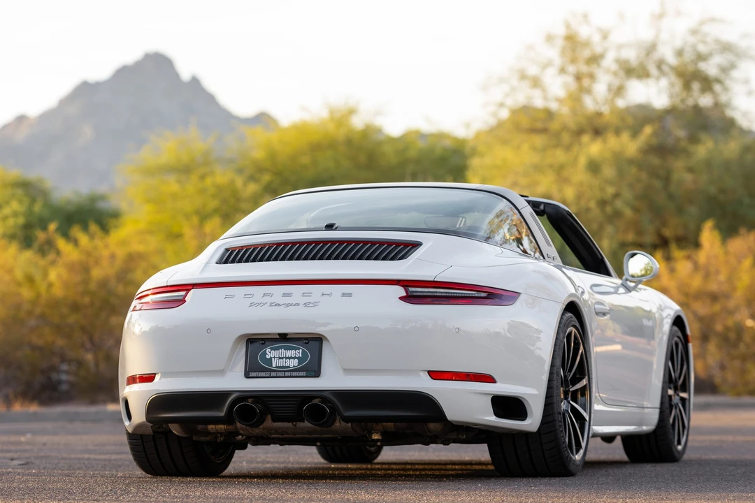 2019 Porsche 991 Targa 4 & 4S - Image 17 of 31