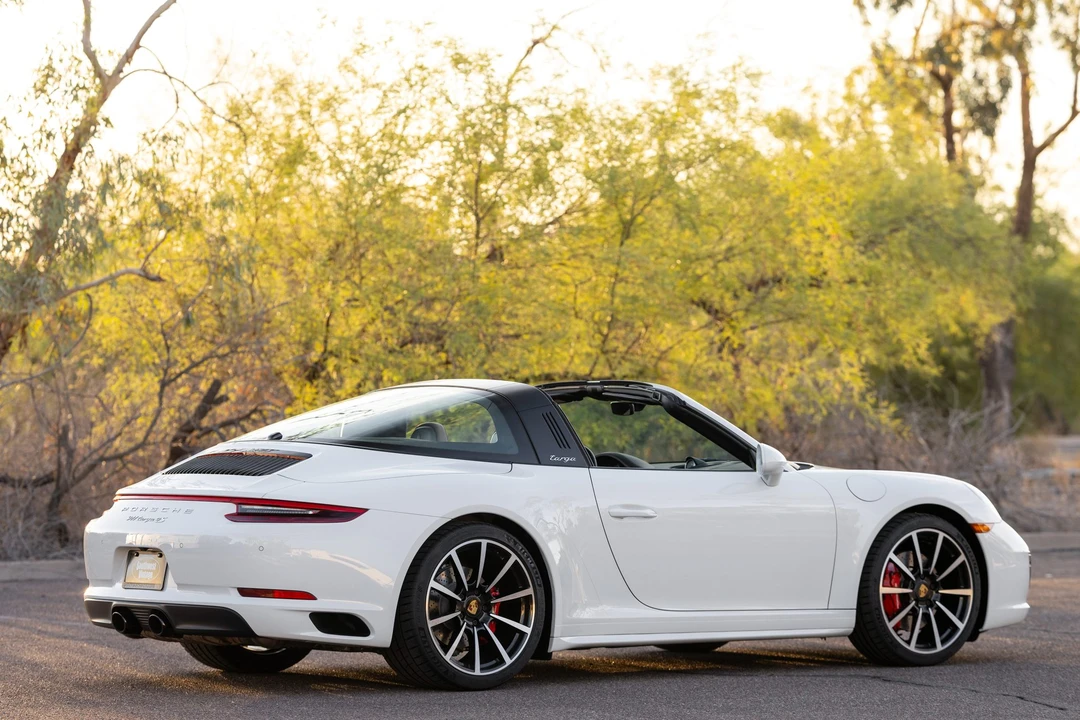 2019 Porsche 991 Targa 4 & 4S - Image 18 of 31