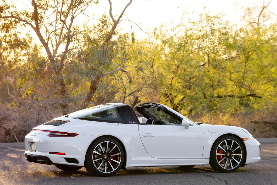 2019 Porsche 991 Targa 4 & 4S - Image 19 of 31