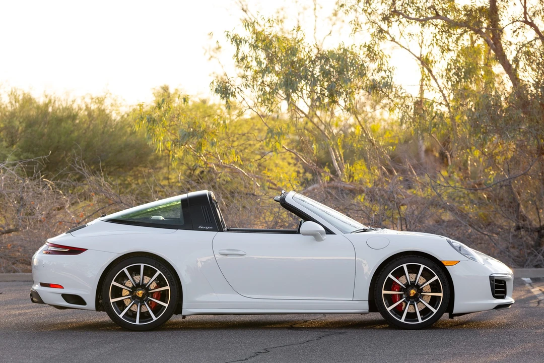 2019 Porsche 991 Targa 4 & 4S - Image 20 of 31