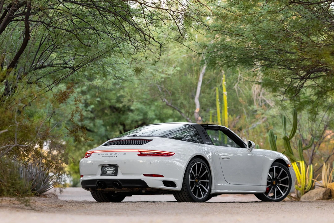 2019 Porsche 991 Targa 4 & 4S - Image 8 of 31