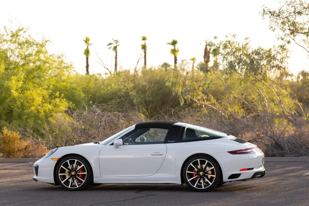 2019 Porsche 991 Targa 4 & 4S - Image 29 of 31