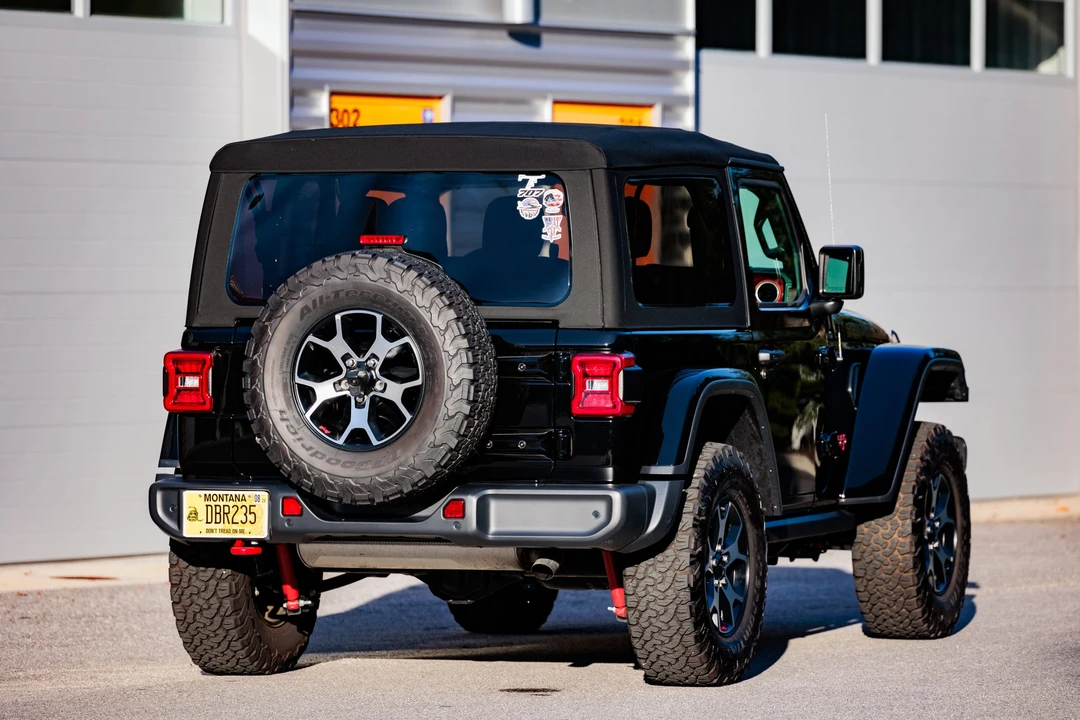 2020 Jeep JL Wrangler - Image 16 of 31