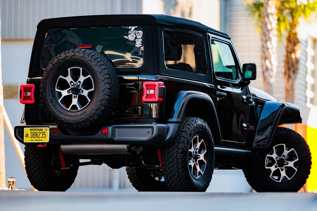 2020 Jeep JL Wrangler - Image 15 of 31