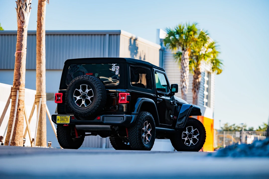 2020 Jeep JL Wrangler - Image 14 of 31