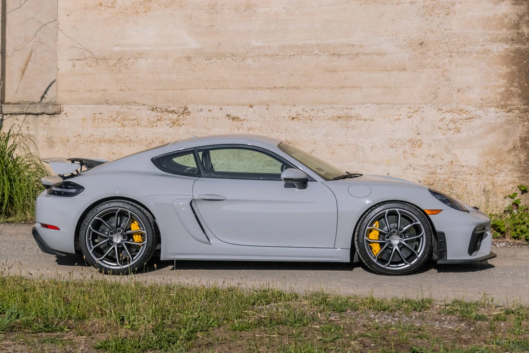 2020 Porsche 718 Cayman GT4 - Image 18 of 31