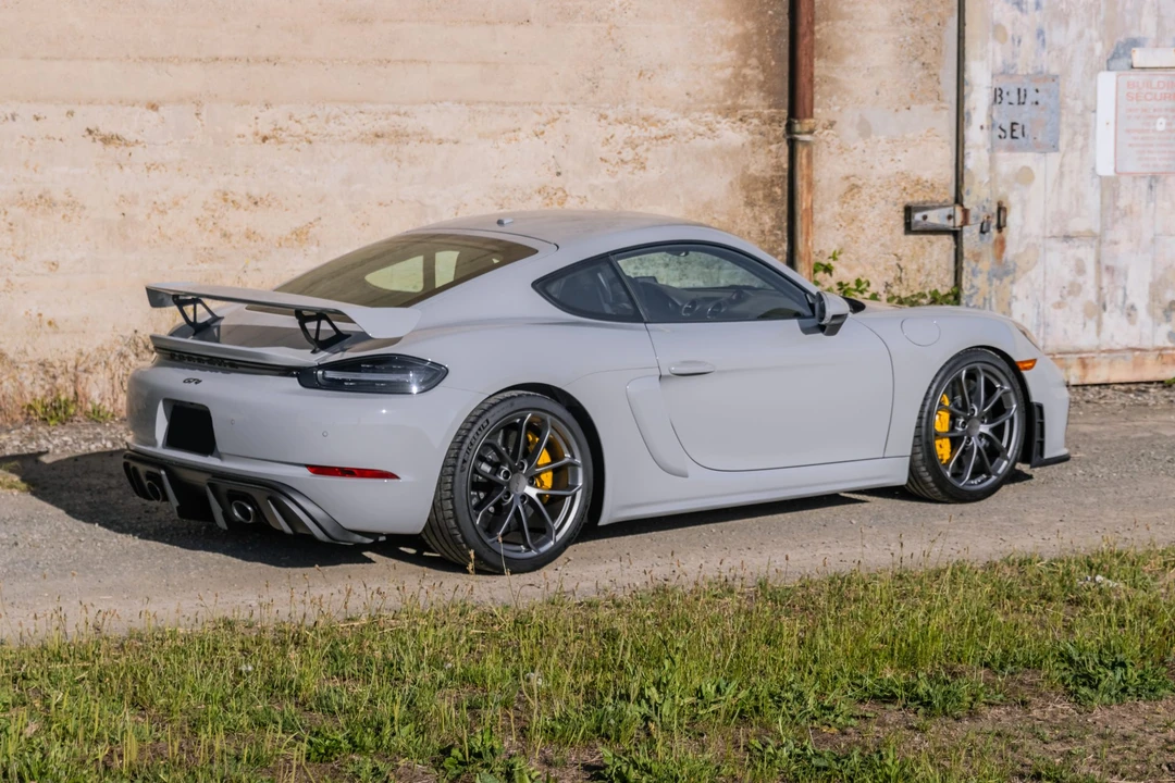 2020 Porsche 718 Cayman GT4 - Image 19 of 31
