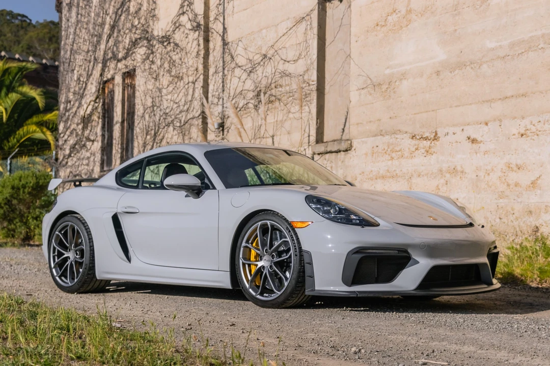 2020 Porsche 718 Cayman GT4 - Image 14 of 31