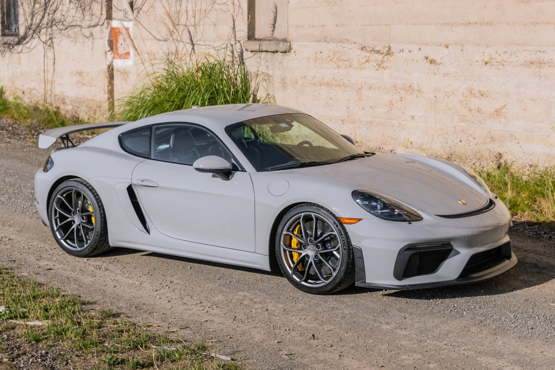 2020 Porsche 718 Cayman GT4 - Image 15 of 31