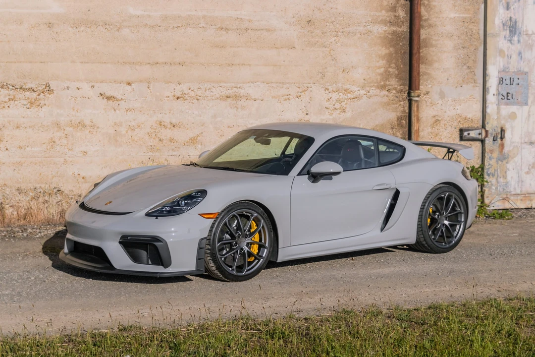 2020 Porsche 718 Cayman GT4 - Image 3 of 31