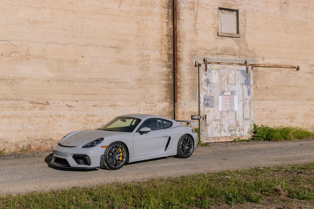 2020 Porsche 718 Cayman GT4 - Image 2 of 31