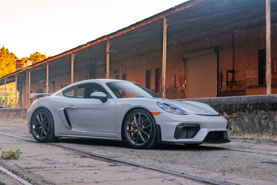 2020 Porsche 718 Cayman GT4 - Image 16 of 31