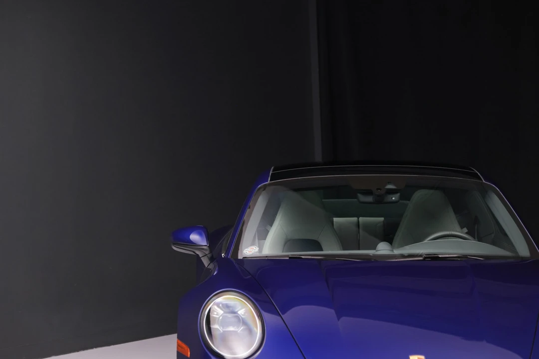 2020 Porsche 992 Carrera 4S - Image 12 of 31