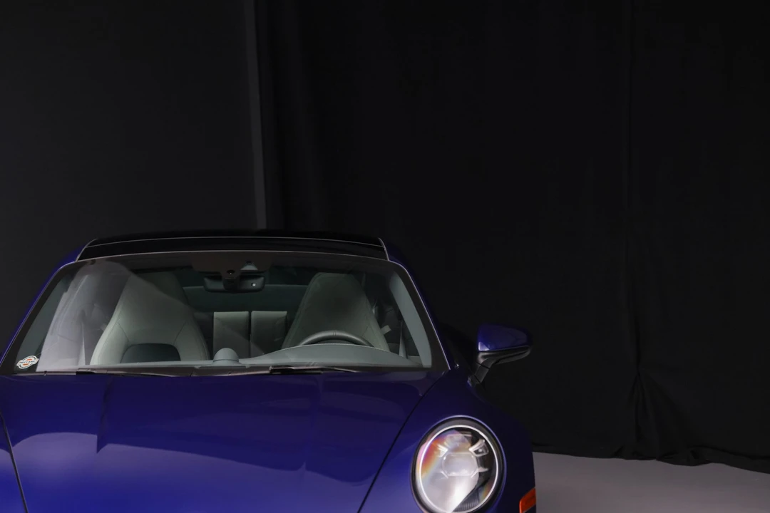 2020 Porsche 992 Carrera 4S - Image 13 of 31