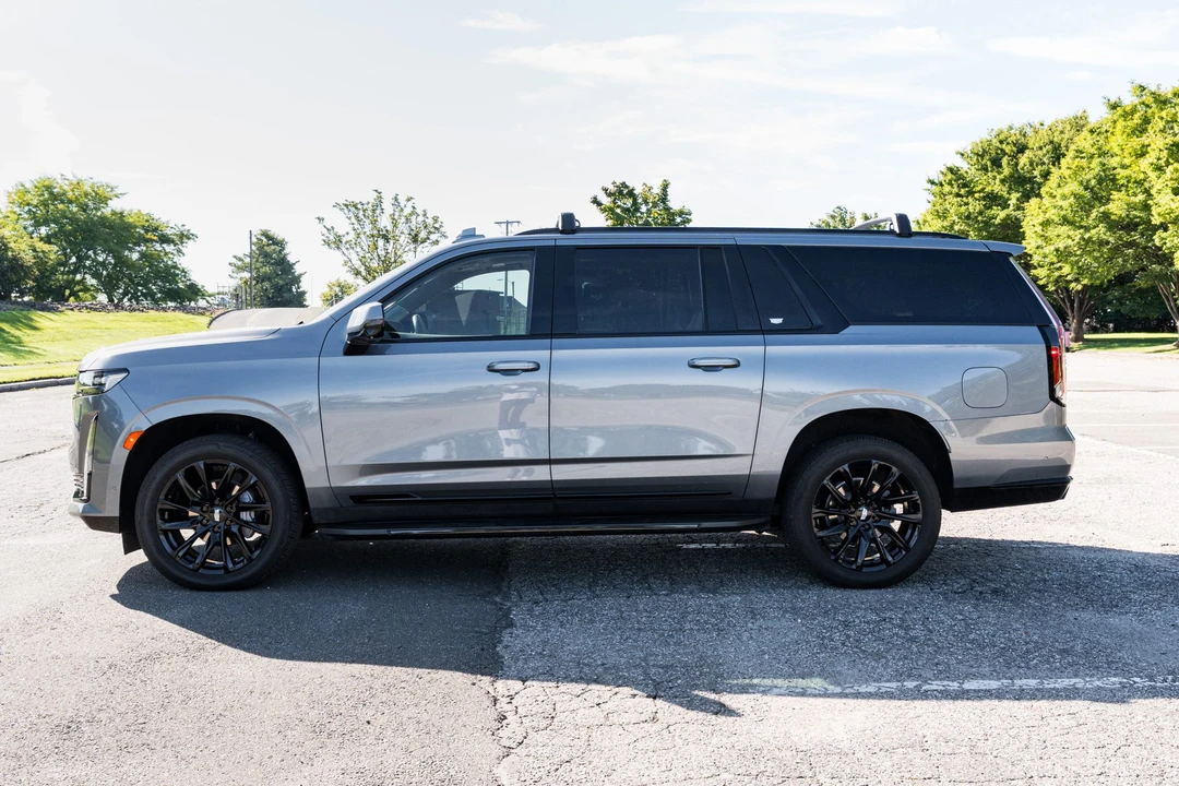 2021 Cadillac Escalade 5th Gen - Image 10 of 31