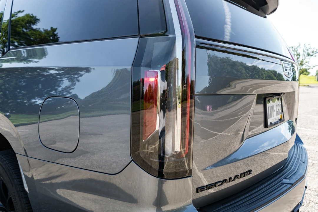 2021 Cadillac Escalade 5th Gen - Image 28 of 31