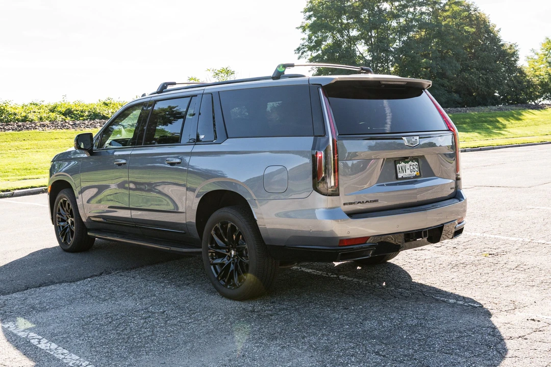 2021 Cadillac Escalade 5th Gen - Image 9 of 31