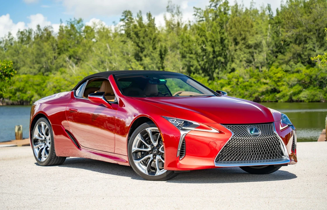 2021 Lexus LC - Image 8 of 31