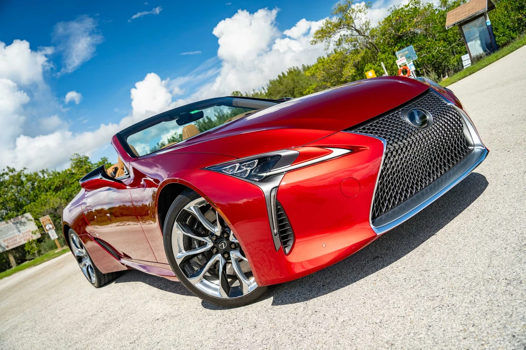 2021 Lexus LC - Image 19 of 31