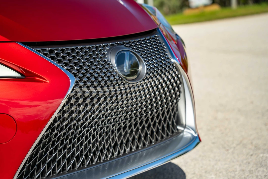 2021 Lexus LC - Image 29 of 31