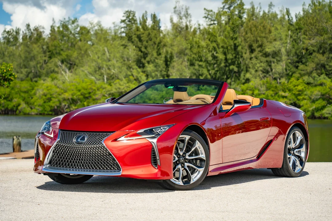 2021 Lexus LC - Image 14 of 31