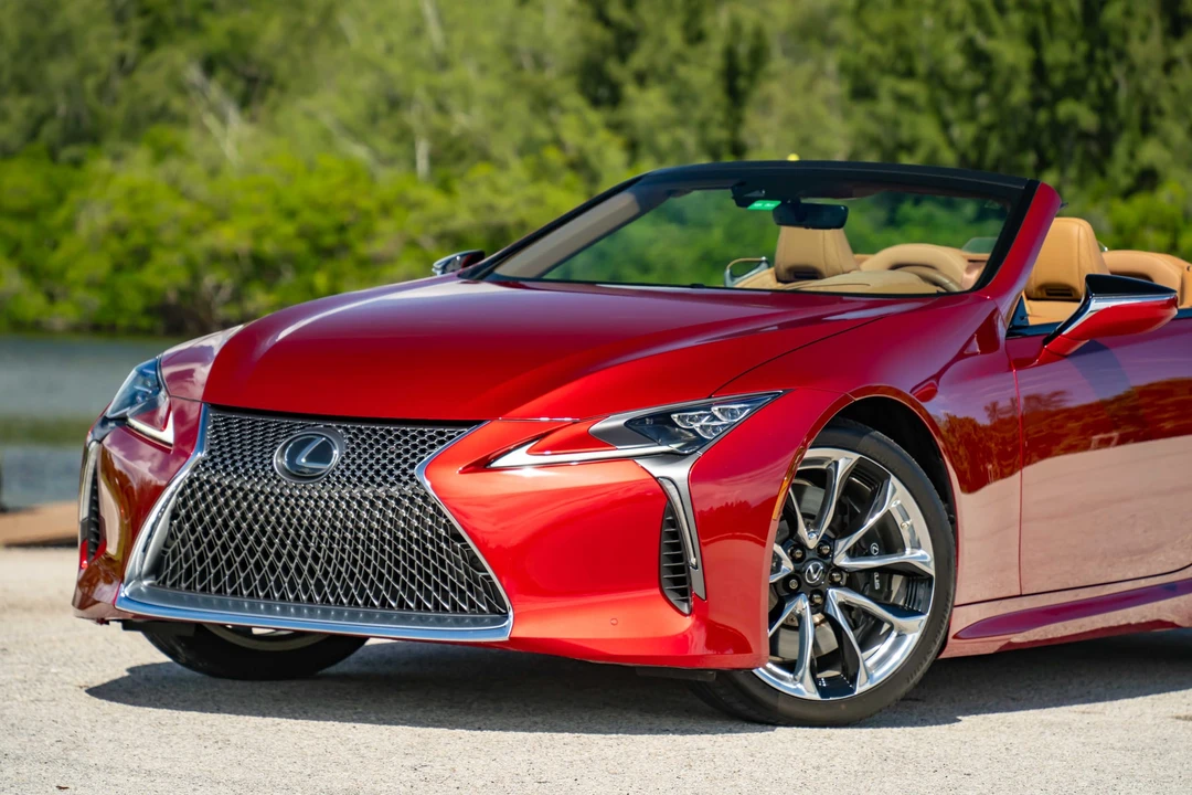 2021 Lexus LC - Image 24 of 31