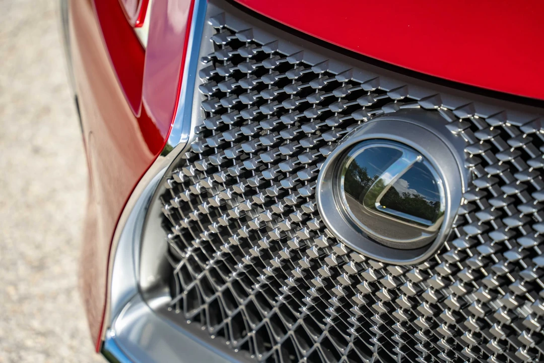 2021 Lexus LC - Image 28 of 31