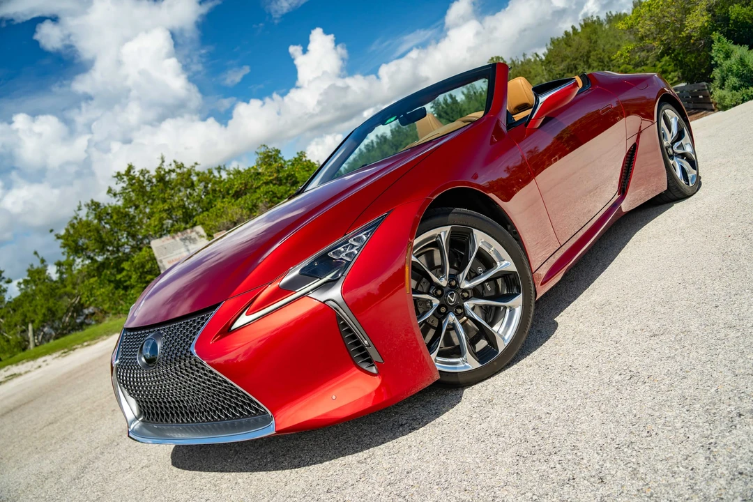 2021 Lexus LC - Image 15 of 31