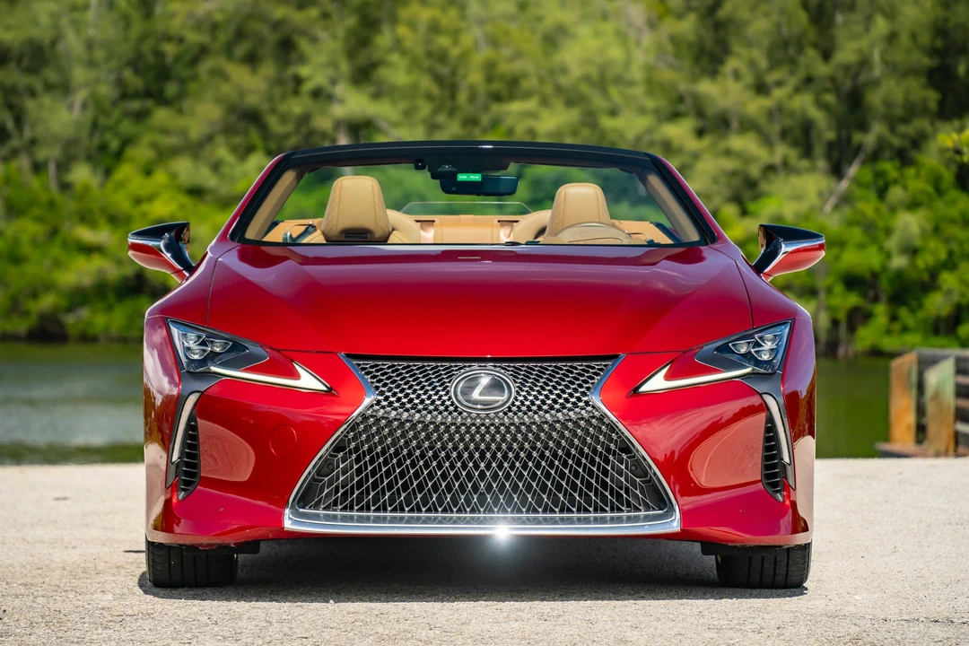 2021 Lexus LC - Image 12 of 31