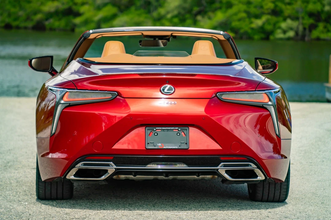 2021 Lexus LC - Image 18 of 31