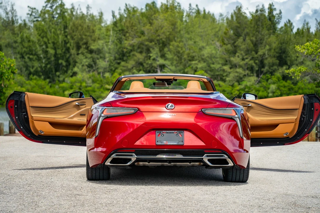 2021 Lexus LC - Image 25 of 31