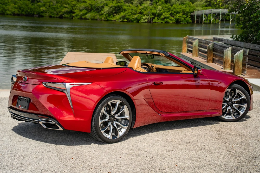 2021 Lexus LC - Image 10 of 31