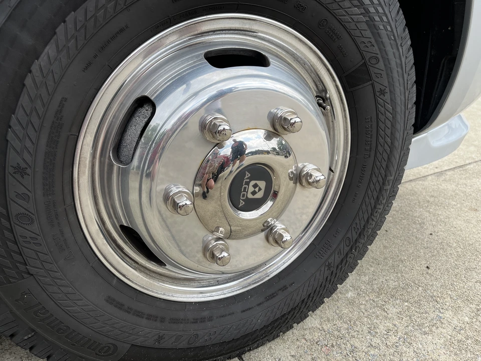 2022 Airstream - Image 29 of 31