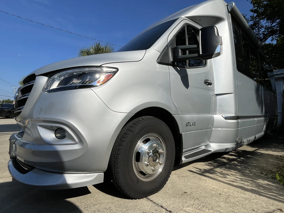 2022 Airstream - Image 13 of 31